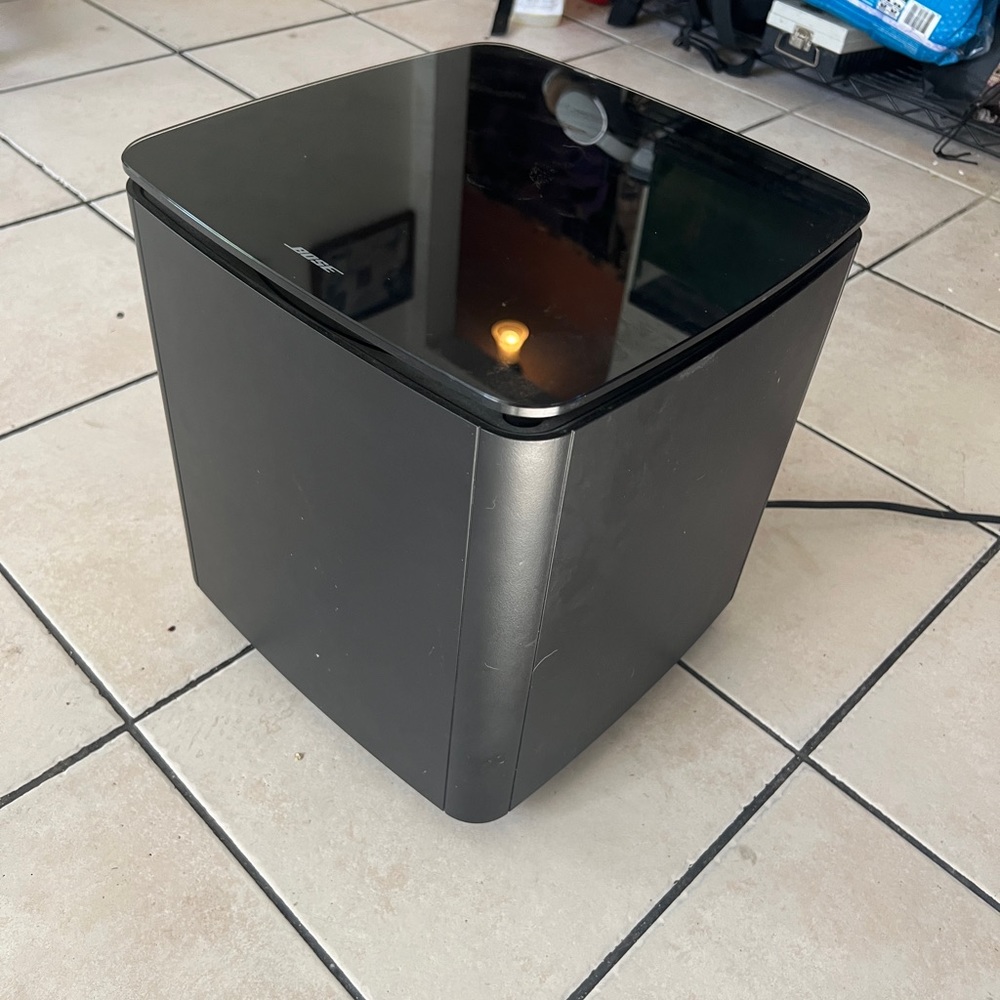 HOME THEATER SEMI NUEVO MARCA BOSE MUY POTENTE